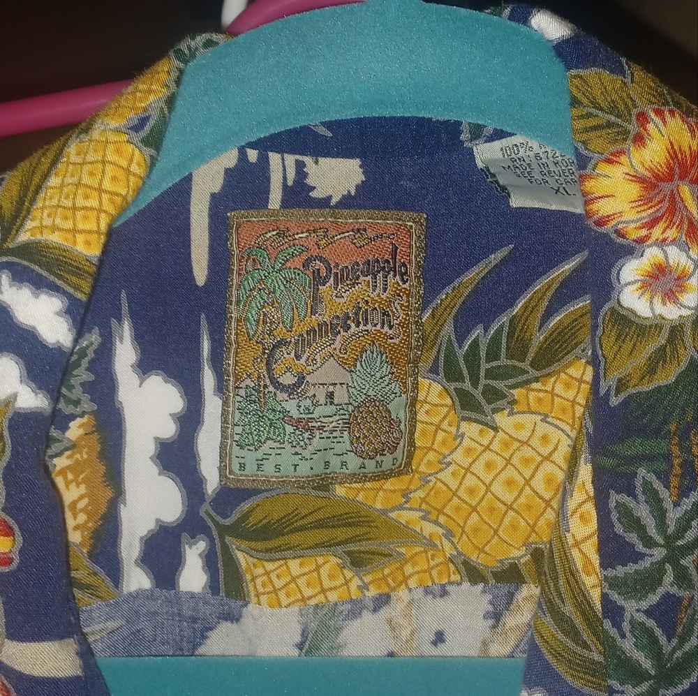 Vintage Mens pinapple  connection shirt